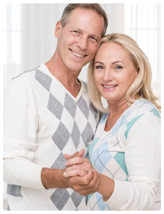 Foto SObre um casal feliz com a cirurgia de catarata